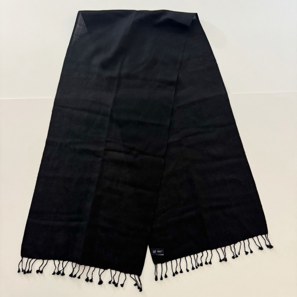 Vintage 2003 Gap Lightweight Wool Scarf